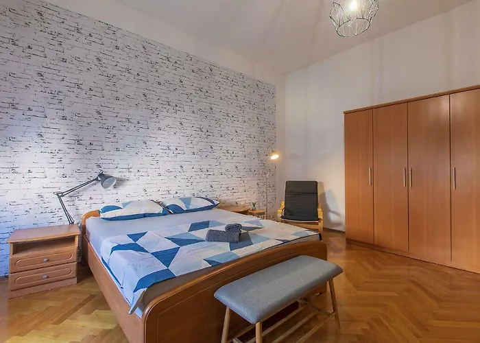 Polias Apartman *