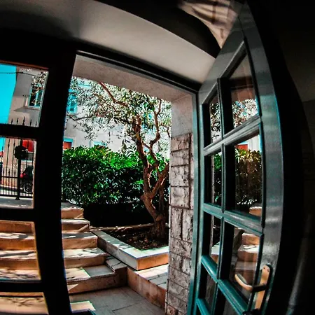 Polias شقة بولا