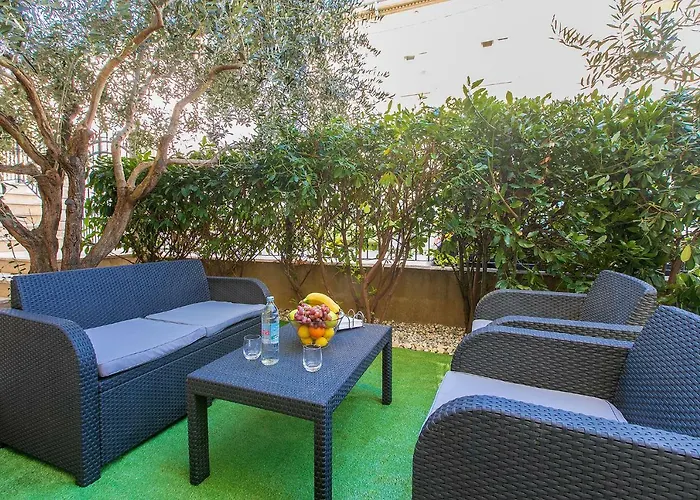 Polias Διαμέρισμα *